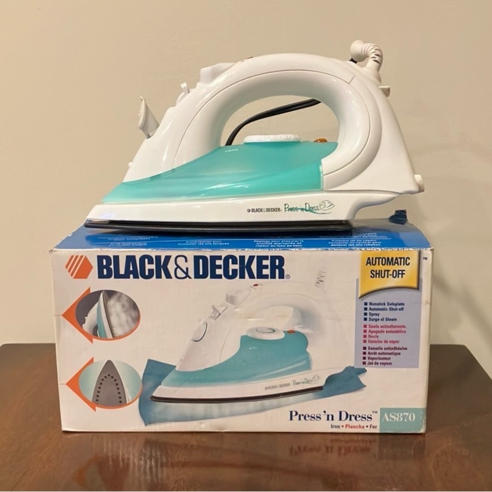 Black & Decker Press 'n' Dress Iron